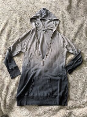 A Pea in the Pod Gray Ombre Hooded Waffle-Knit Pullover